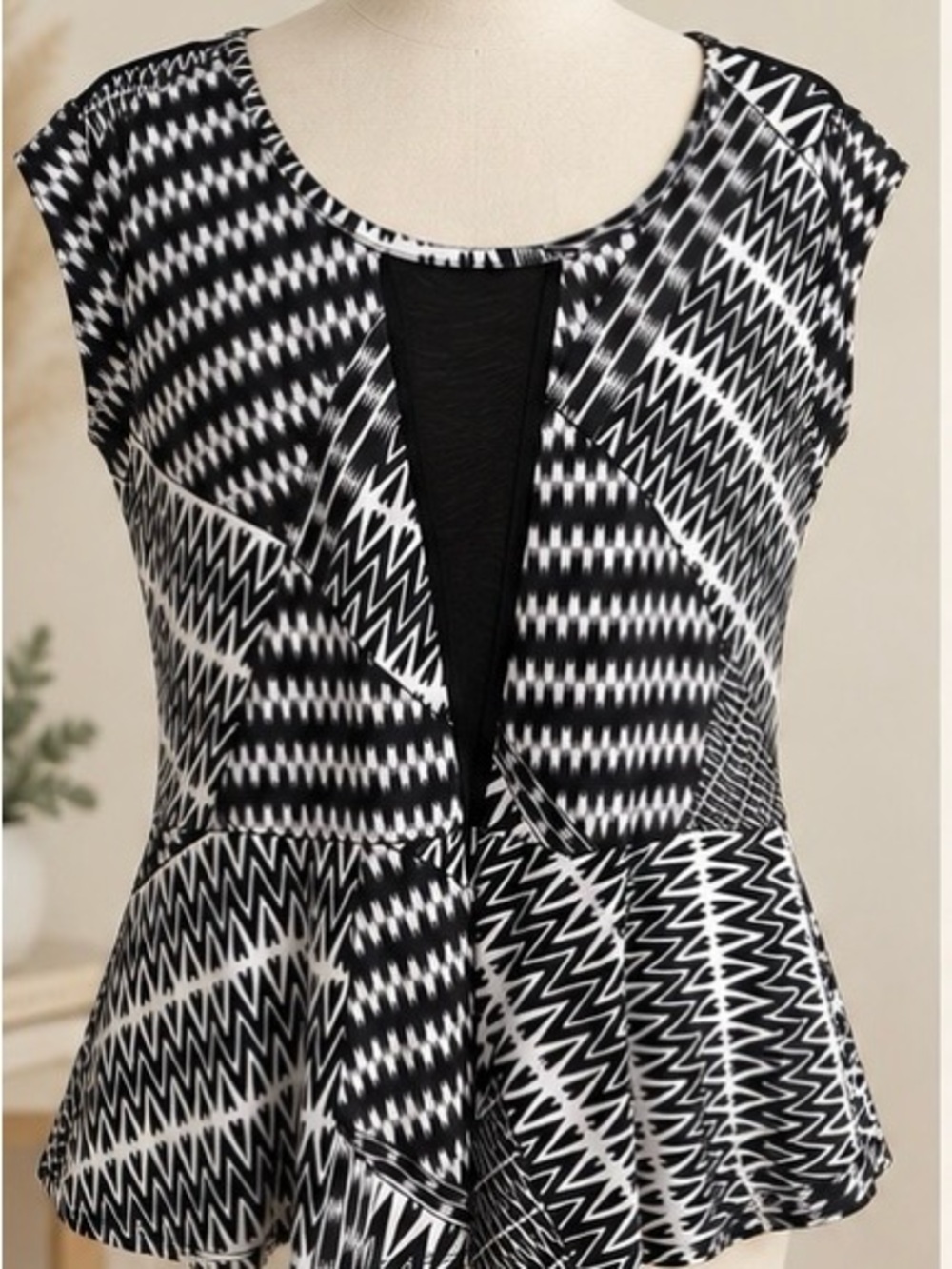 Black & White Patterned Peplum Top with Keyhole